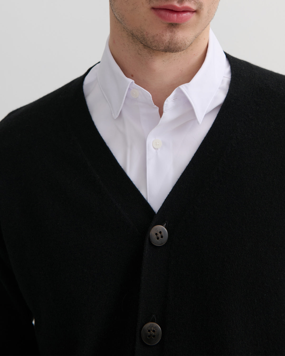 MEN'S CASHMERE V NECK CARDIGAN- BLACK