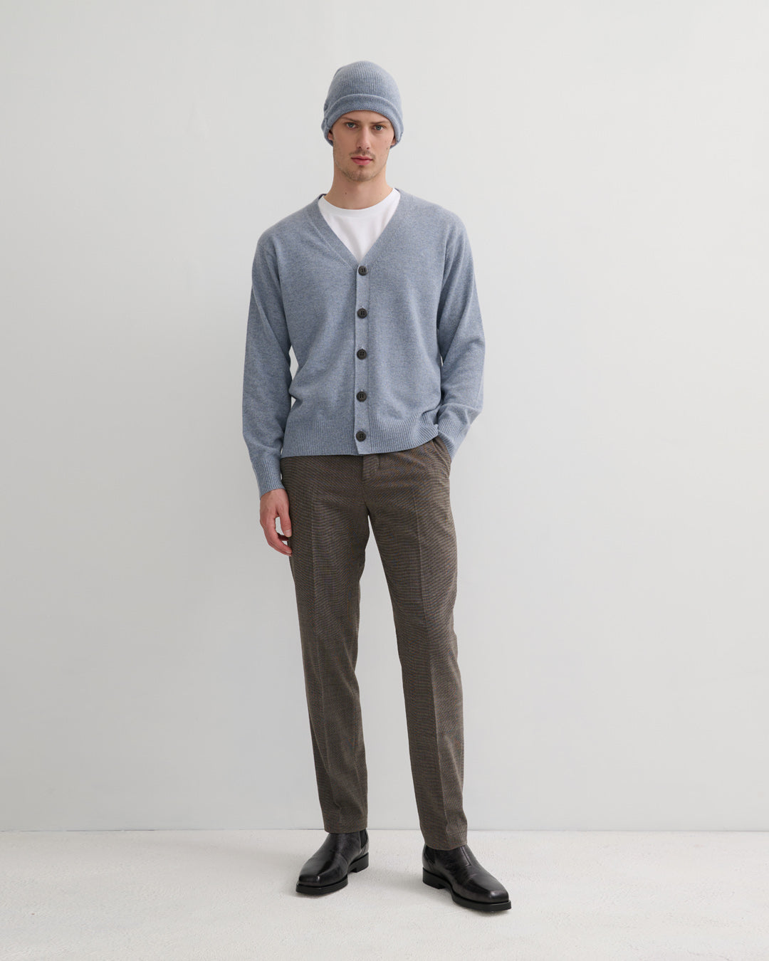 MEN'S CASHMERE V NECK CARDIGAN- MISTY BLUE