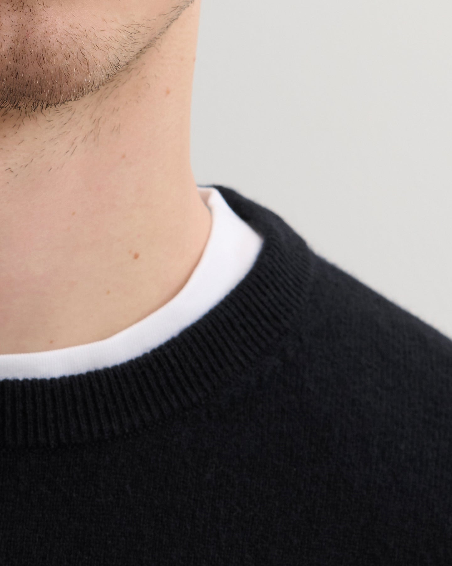 MEN'S CASHMERE CREW NECK PULLOVER - BLACK