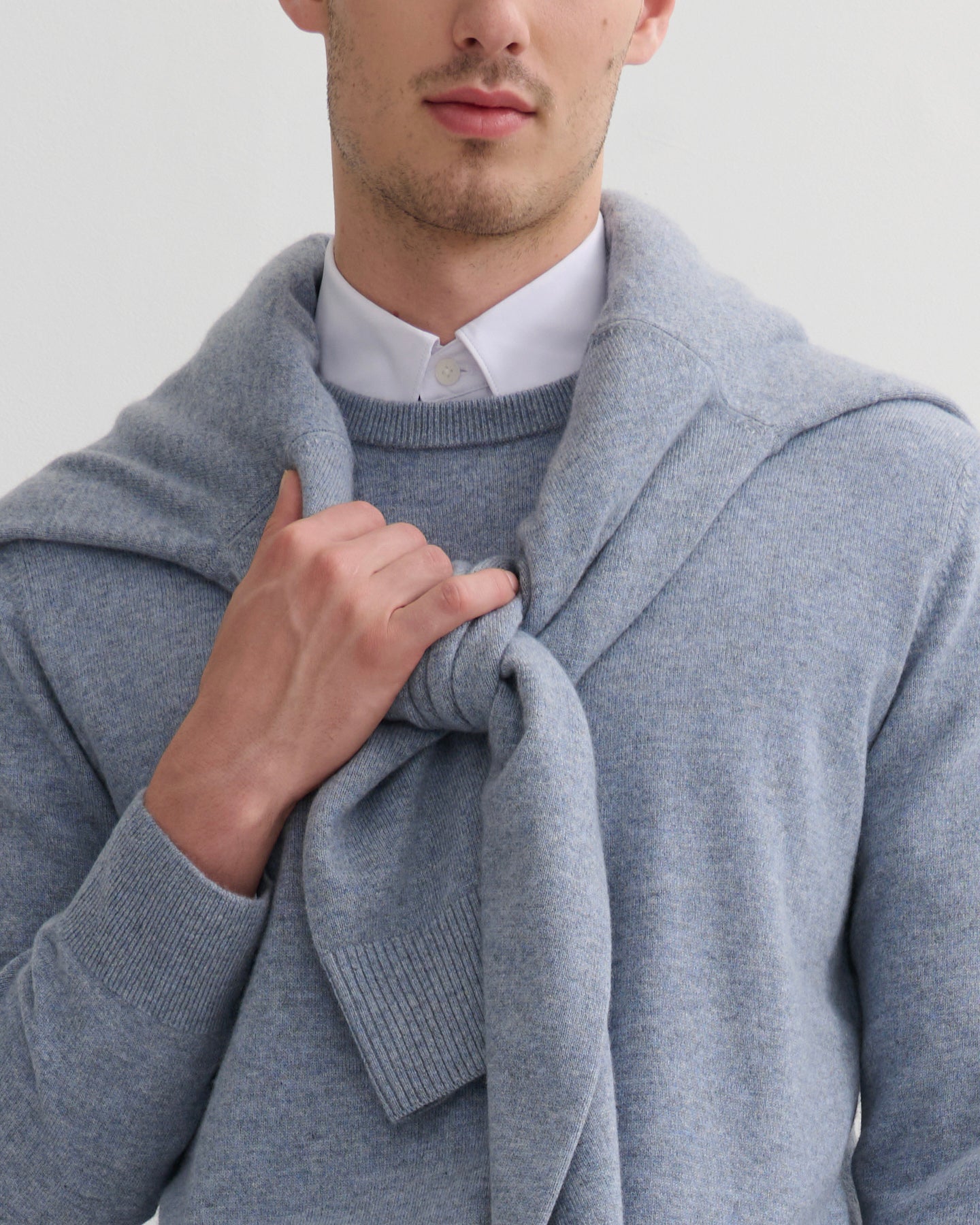 MEN'S CASHMERE CREW NECK PULLOVER - MISTY BLUE