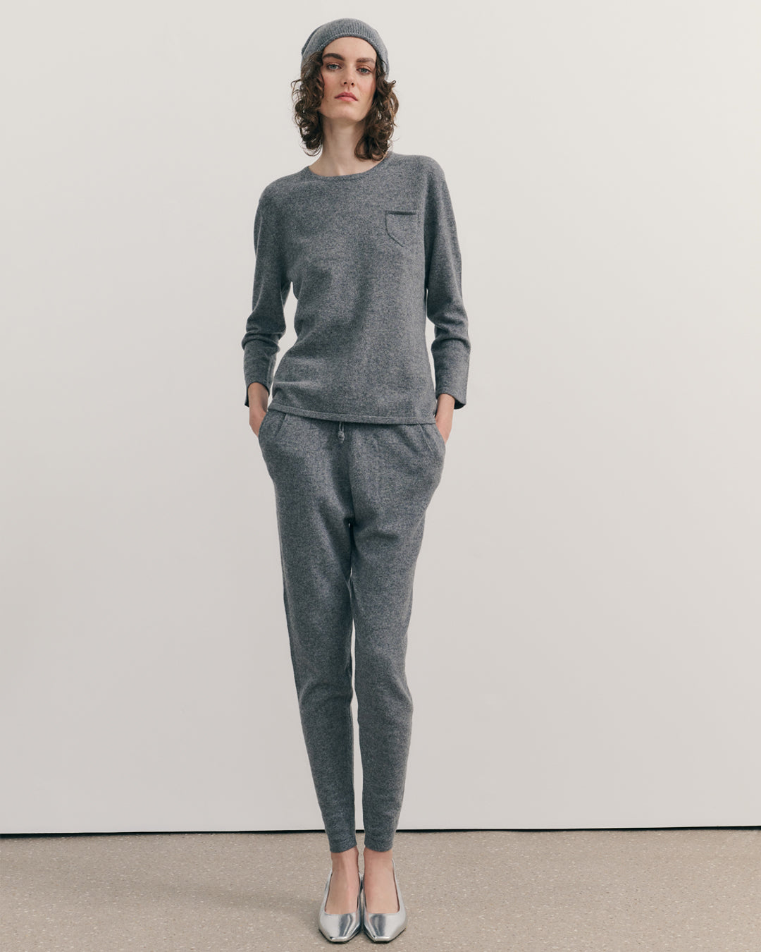 CASHMERE ROLLED EDGED BEANIE - MID GREY