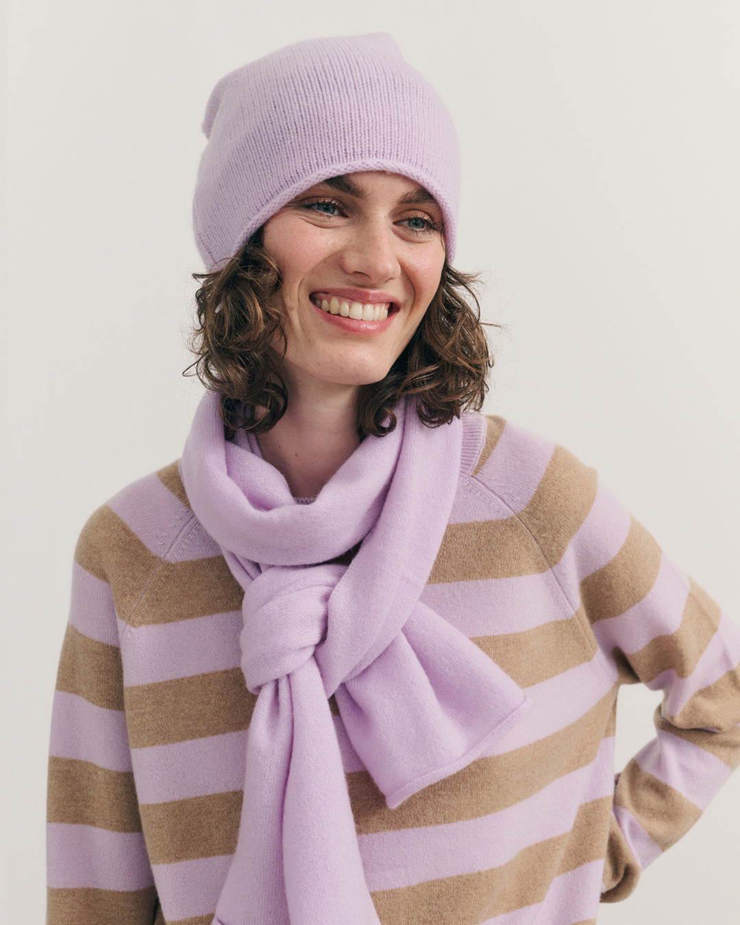 CASHMERE ROLLED EDGED BEANIE - PASTEL LILAC