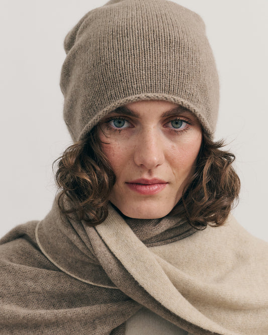 CASHMERE ROLLED EDGED BEANIE - SHIITAKE