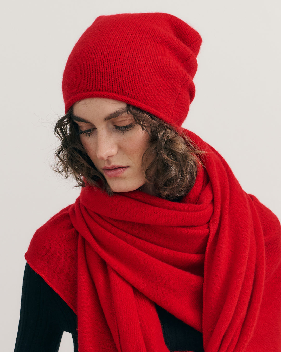 CASHMERE ROLLED EDGE BEANIE