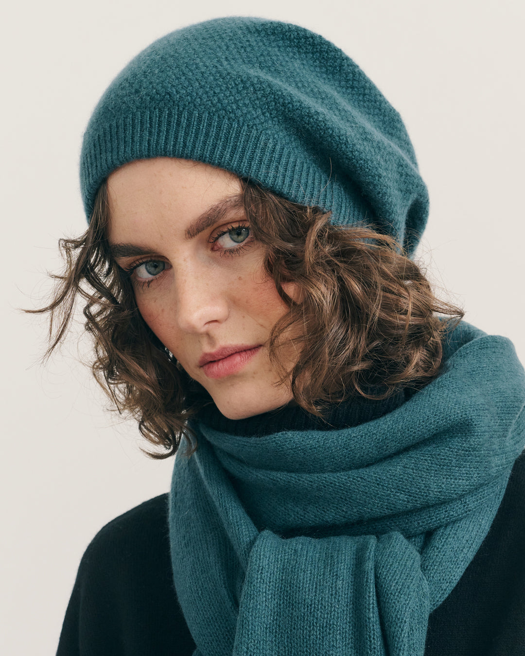 PINAPPLE KNIT CASHMERE BEANIE - OPAL BLUE