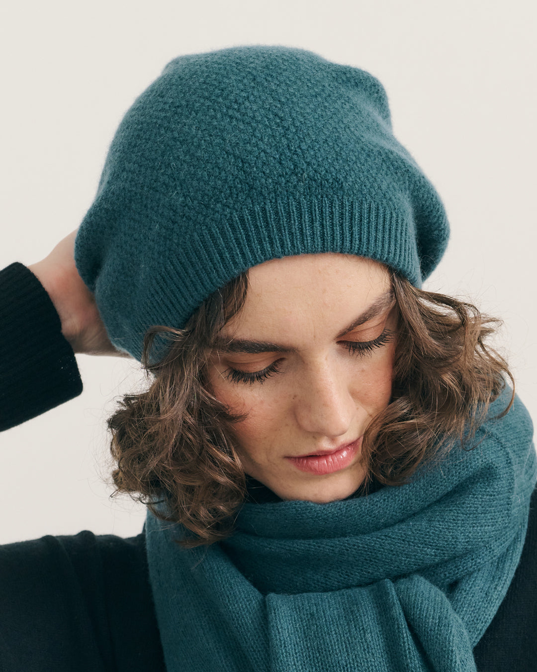 PINAPPLE KNIT CASHMERE BEANIE - OPAL BLUE