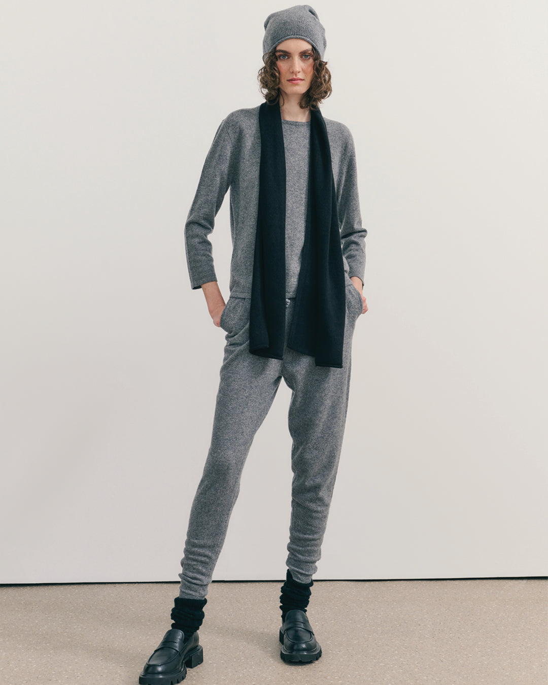 EVERYDAY CASHMERE SCARF - BLACK