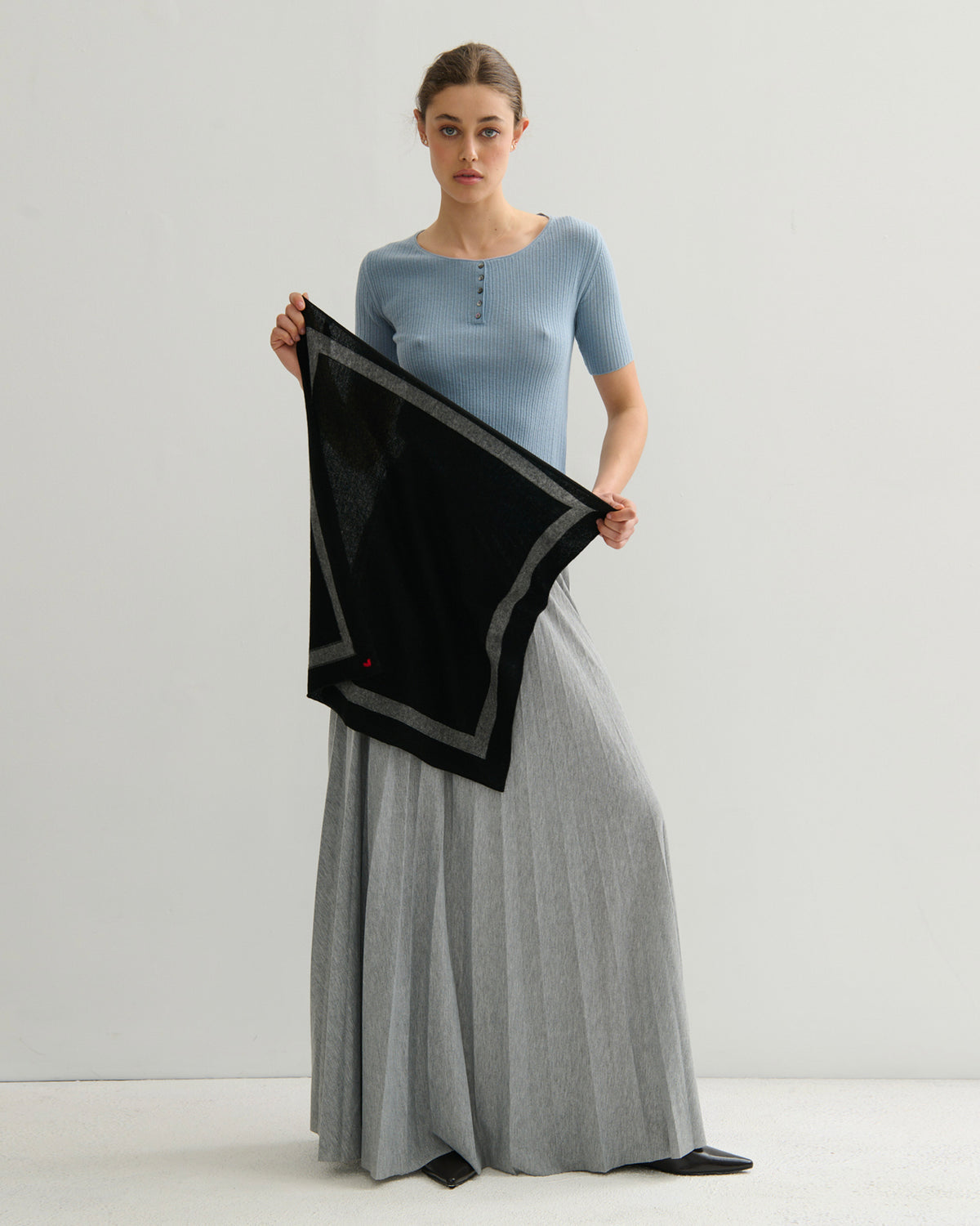 'MY HEART TO YOU' SQUARE SCARF - BLACK/GREY