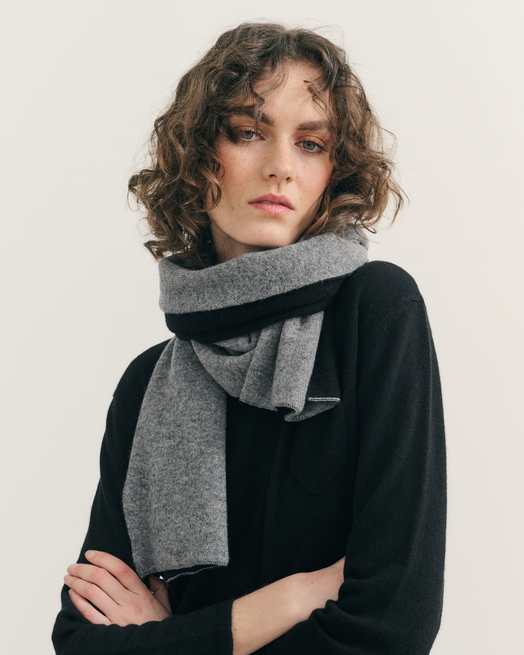 CASHMERE DOUBLE LAYER SCARF - GREY BLACK