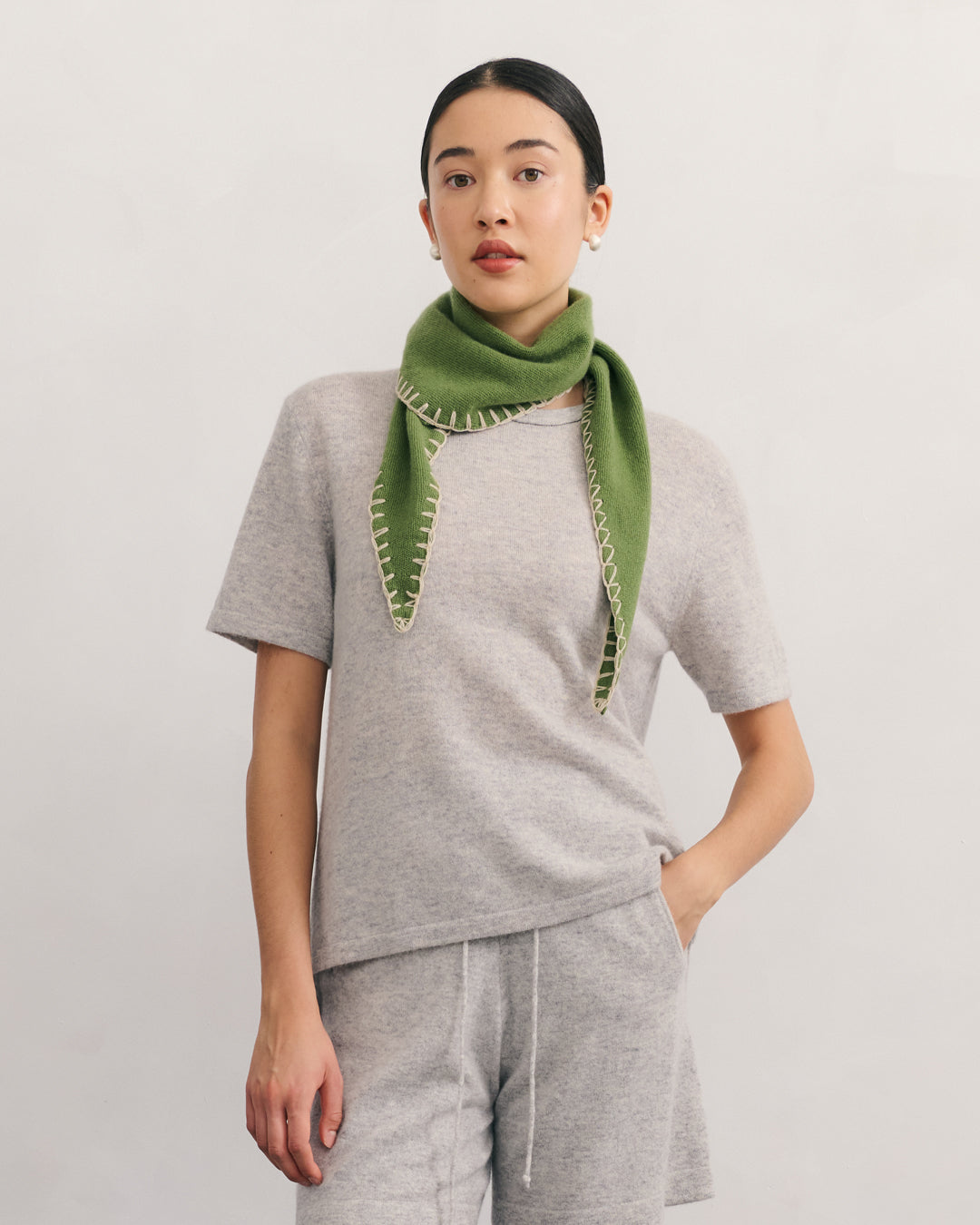 CASHMERE CONTRAST STITCH TRIANGLE SCARF - KAFFIR GREEN