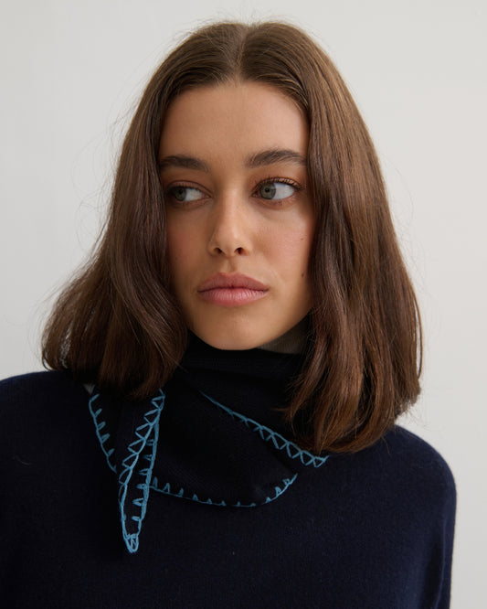 CASHMERE CONTRAST STITCH TRIANGLE SCARF - NAVY