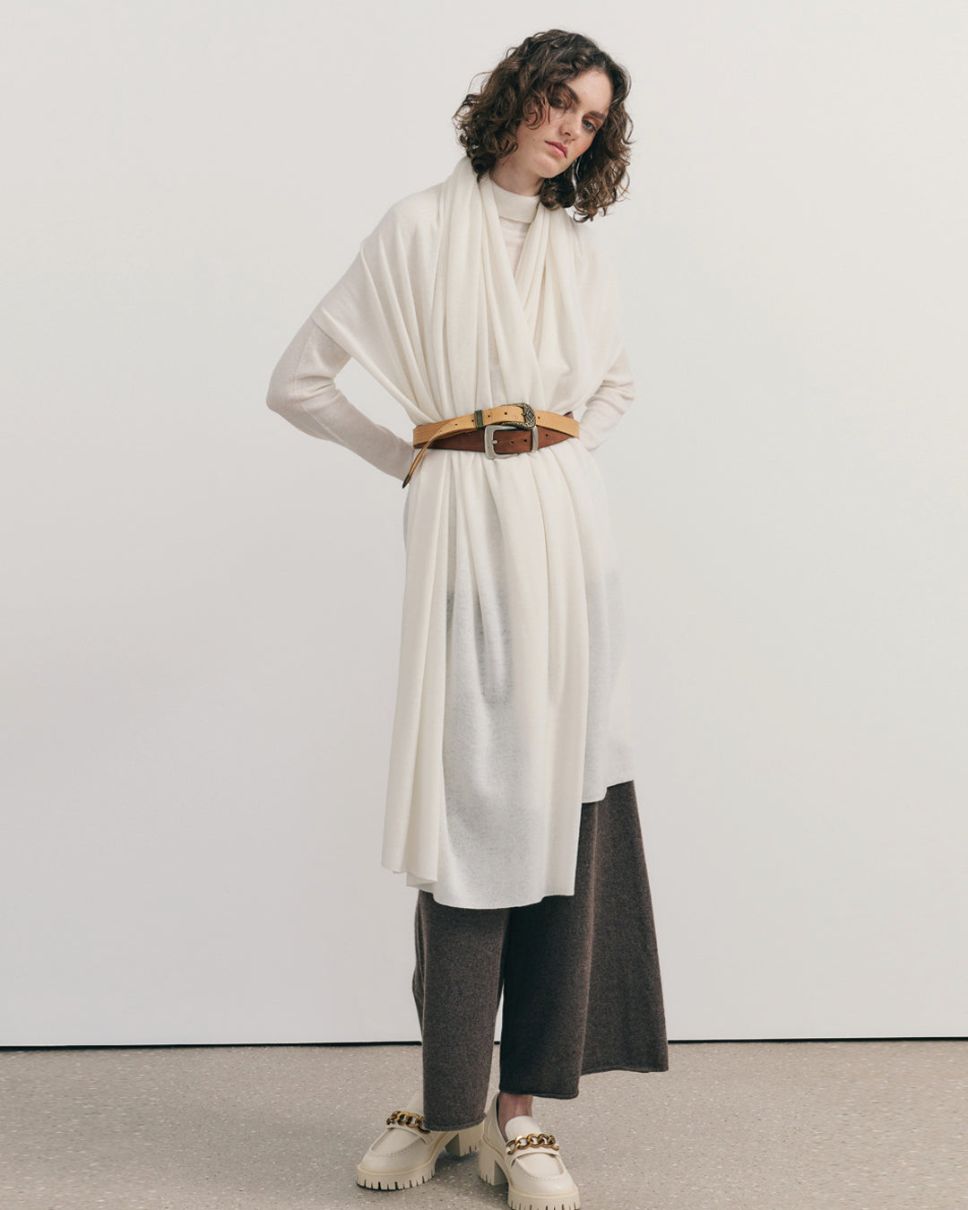OVERSIZED CASHMERE TRAVEL WRAP - CREAM