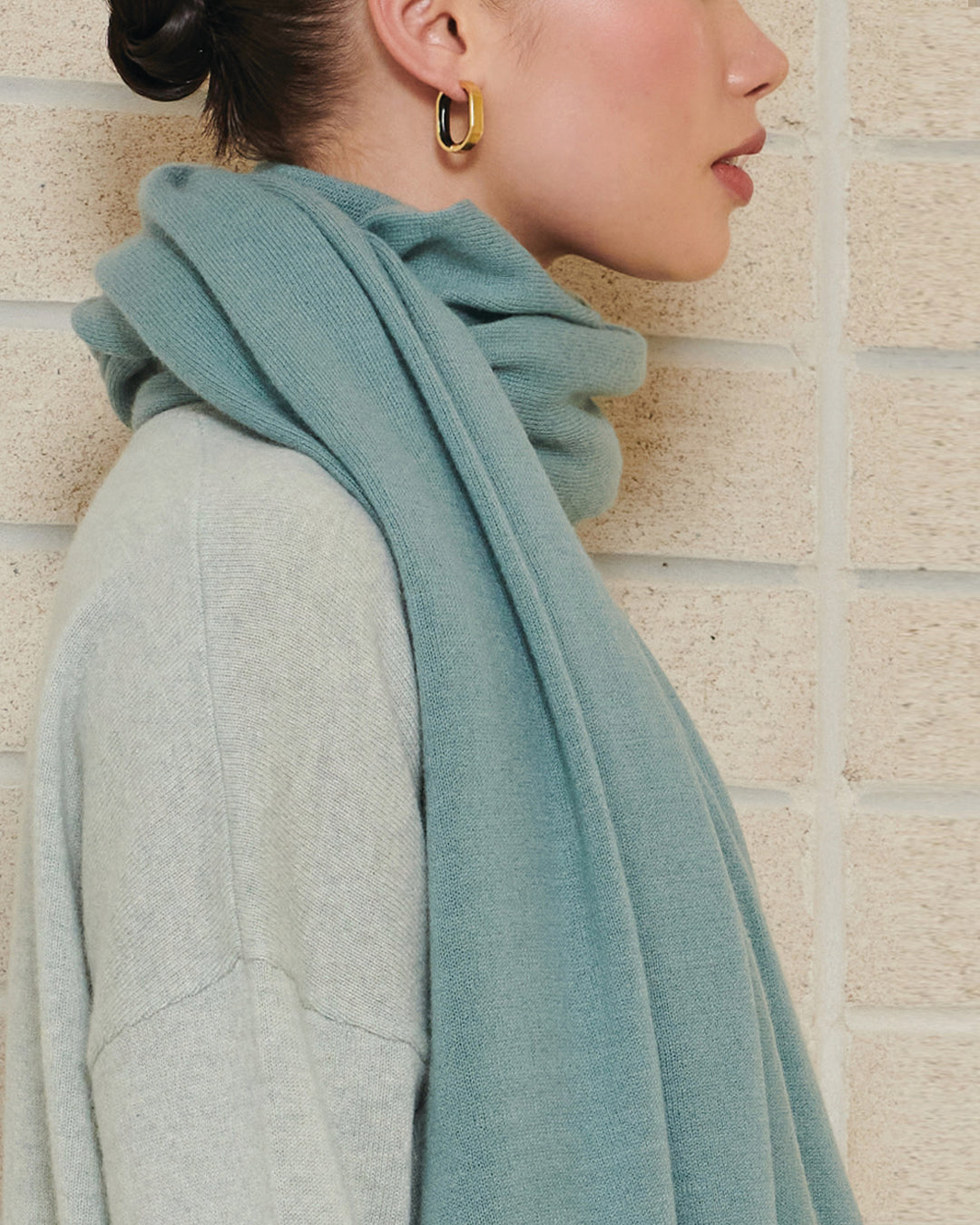 OVERSIZED CASHMERE TRAVEL WRAP - OPAL POWDER
