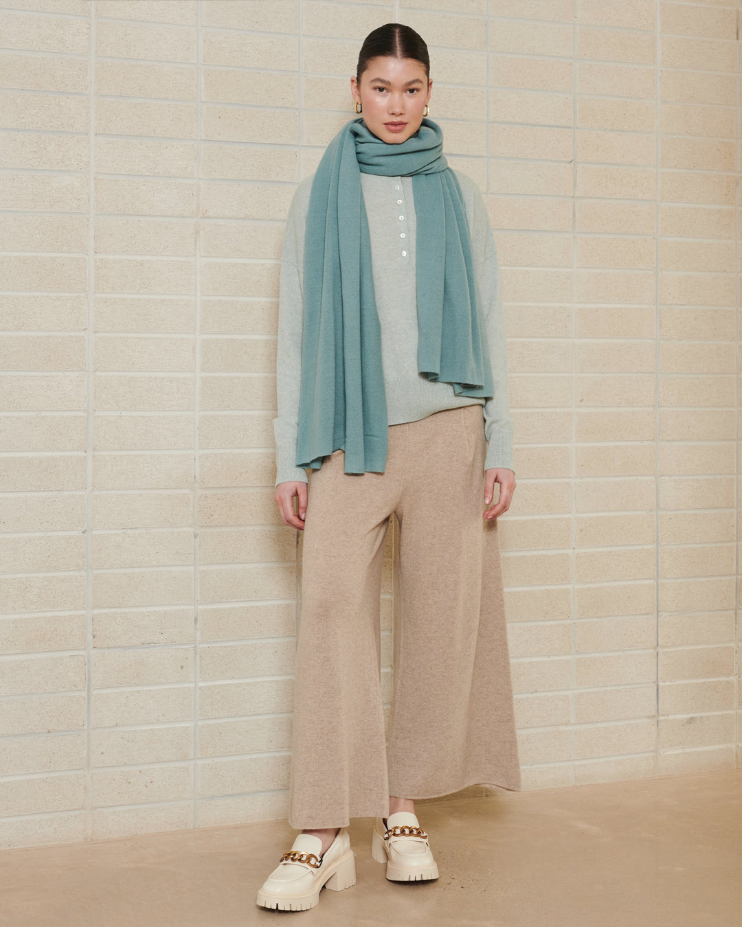 OVERSIZED CASHMERE TRAVEL WRAP - OPAL POWDER