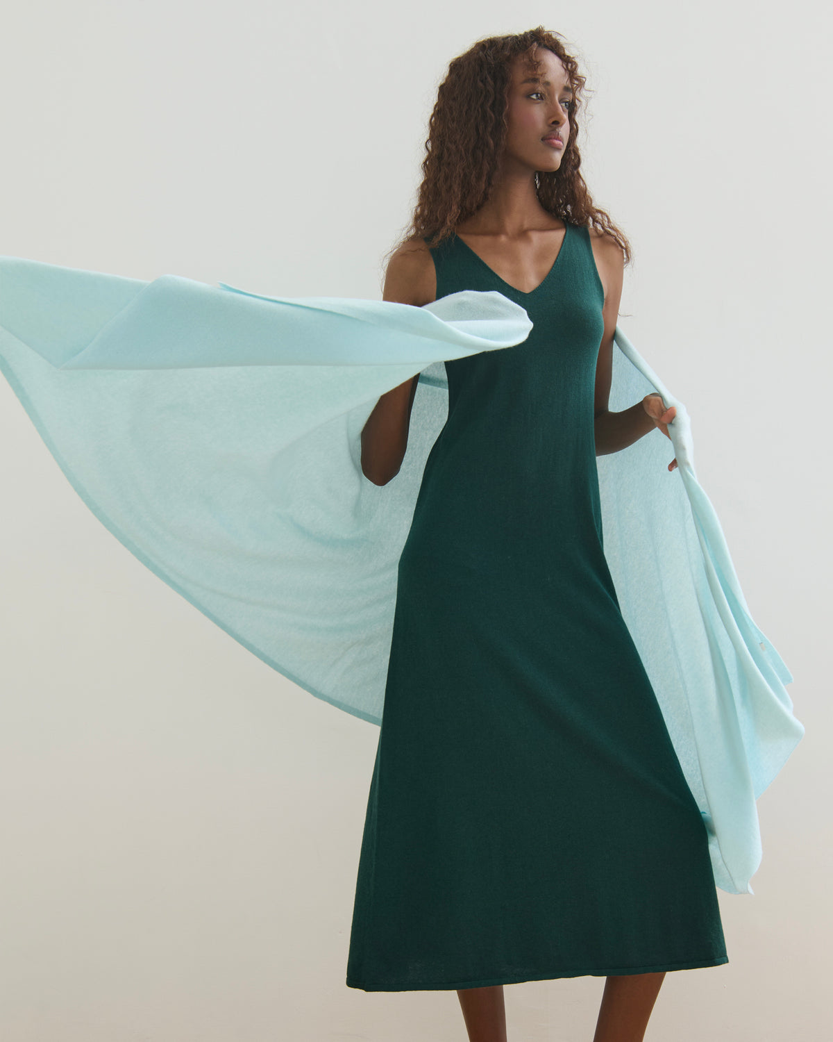OVERSIZED CASHMERE TRAVEL WRAP - AQUA