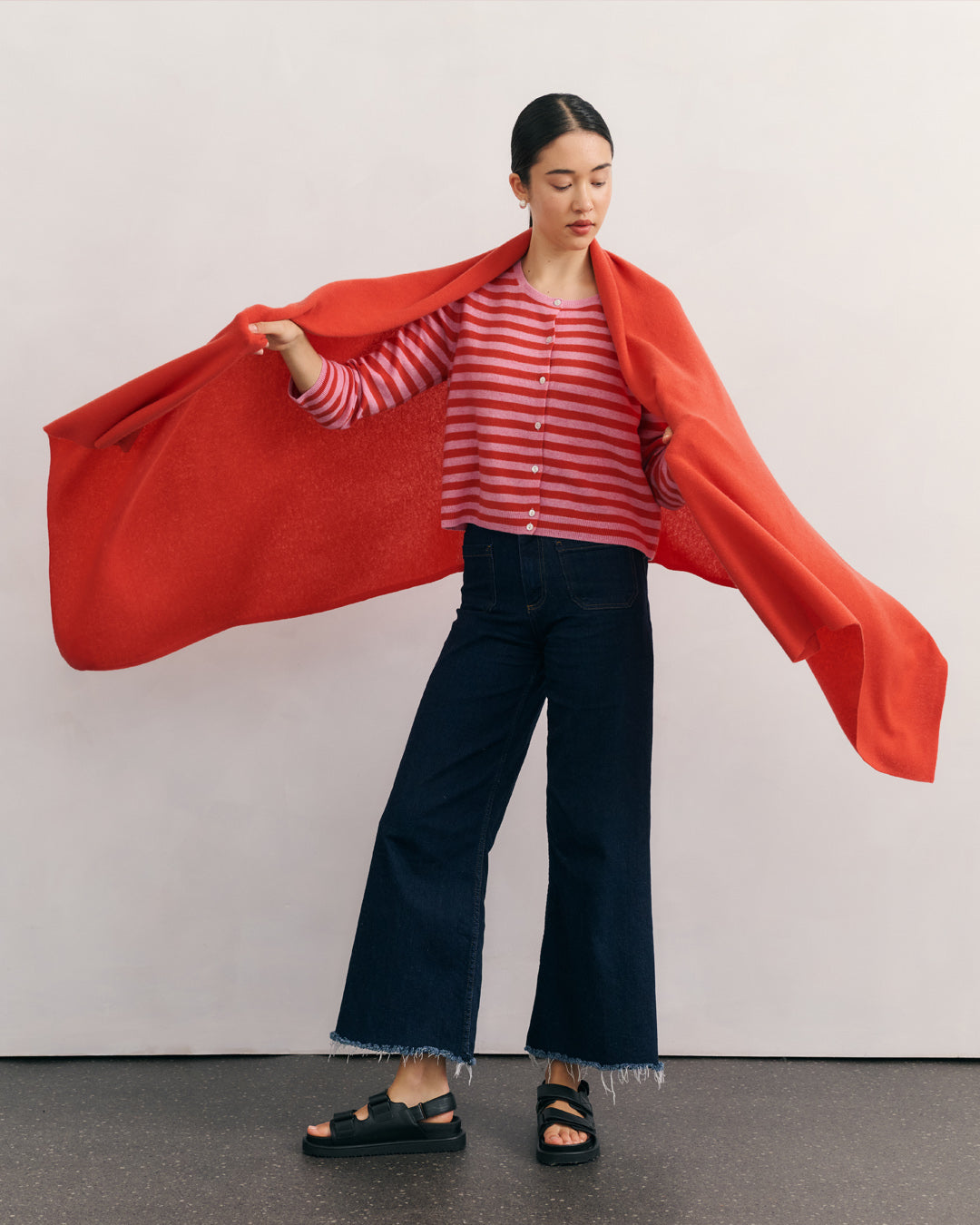 OVERSIZED CASHMERE TRAVEL WRAP - GERANIUM