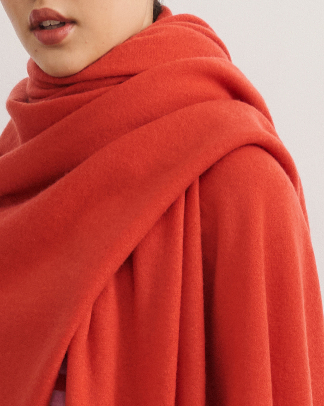 OVERSIZED CASHMERE TRAVEL WRAP - GERANIUM