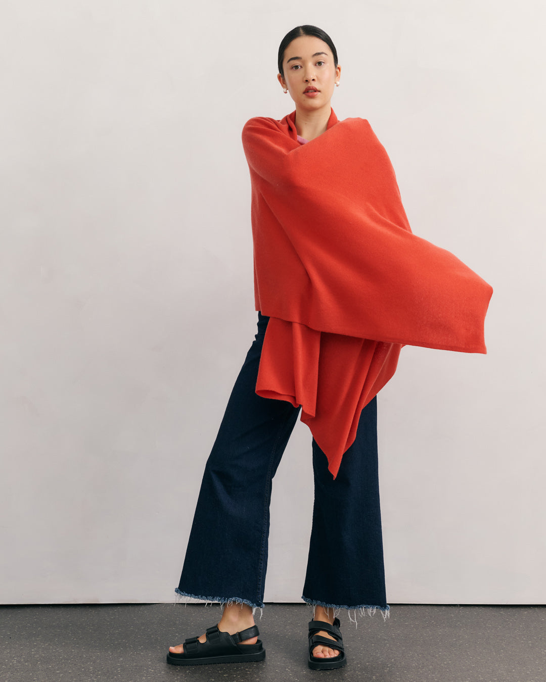 OVERSIZED CASHMERE TRAVEL WRAP - GERANIUM
