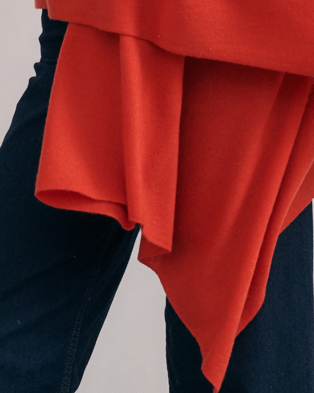 OVERSIZED CASHMERE TRAVEL WRAP - GERANIUM