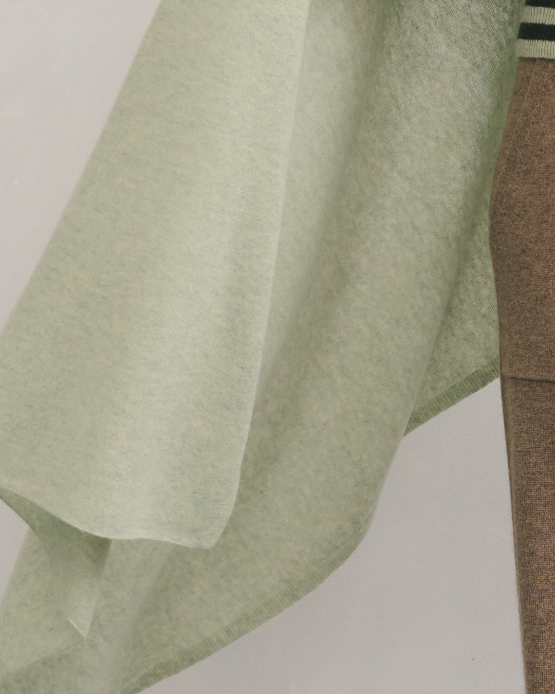 OVERSIZED CASHMERE TRAVEL WRAP - MINT
