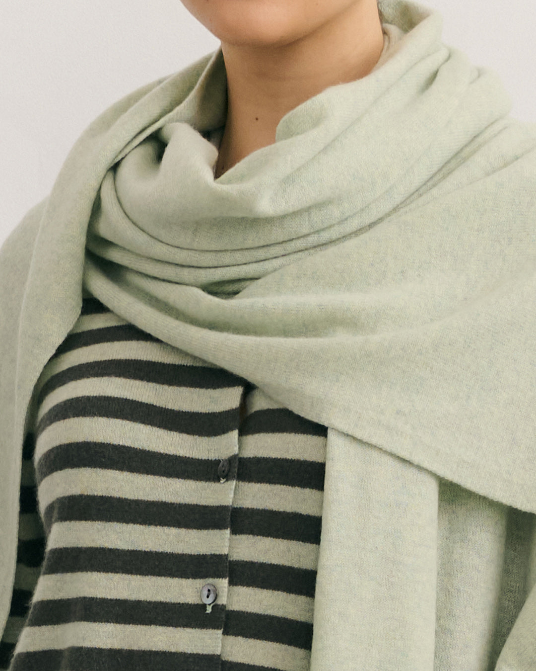 OVERSIZED CASHMERE TRAVEL WRAP - MINT