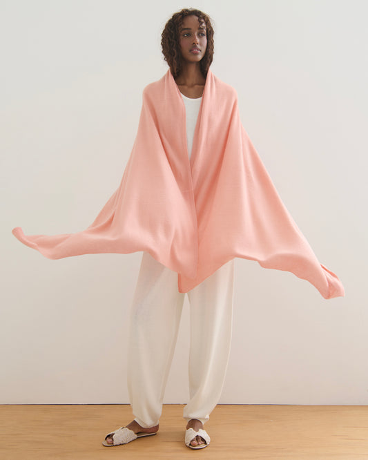 OVERSIZED CASHMERE TRAVEL WRAP - PEACH