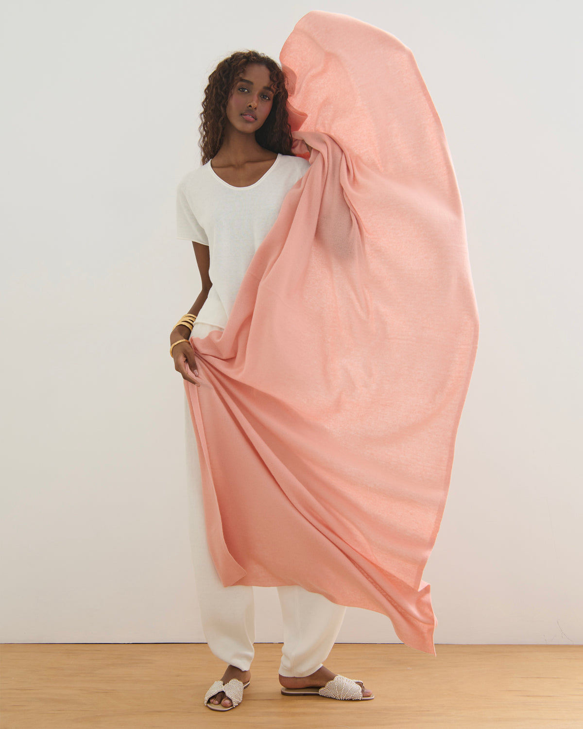 OVERSIZED CASHMERE TRAVEL WRAP - PEACH