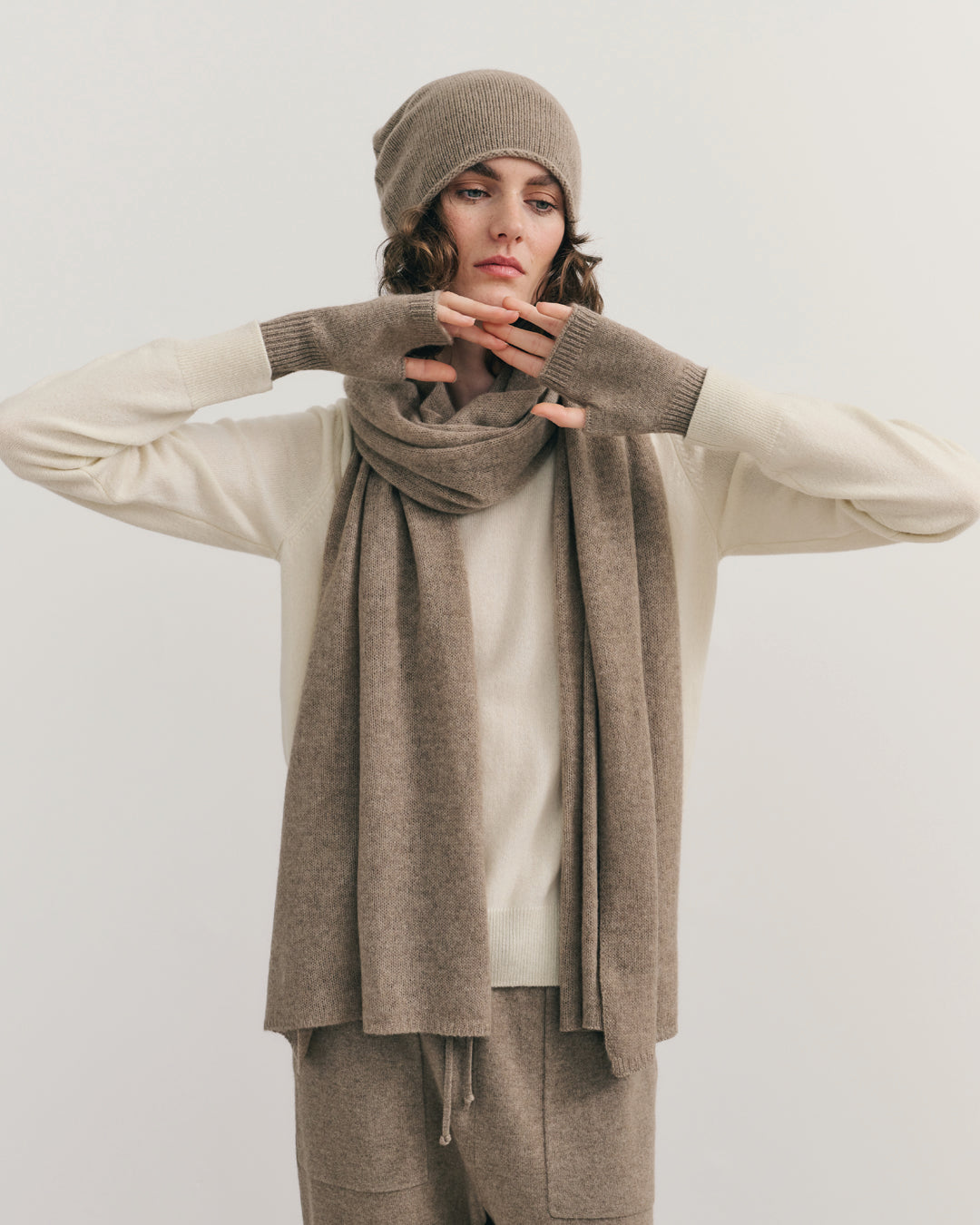 CASHMERE SCARF SHAWL IN ONE - SHIITAKE