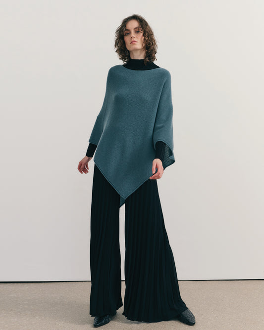 UTOPIA UTILITY PONCHO - BLUE MOUNTAIN