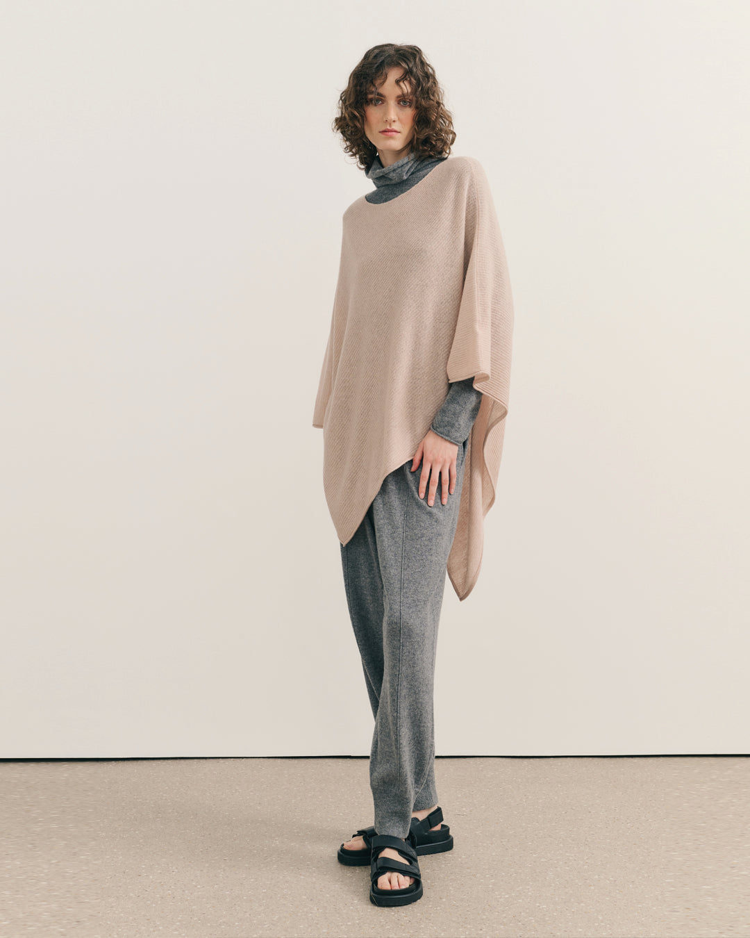 UTOPIA UTILITY PONCHO - DUSKY ROSE