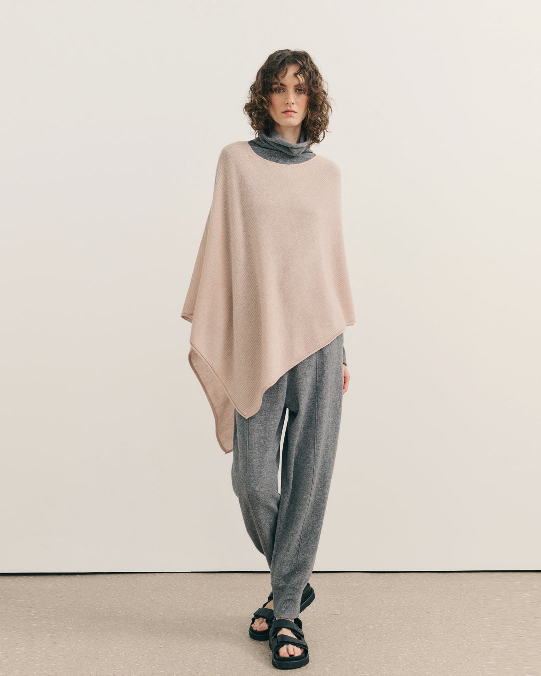 UTOPIA UTILITY PONCHO - DUSKY ROSE