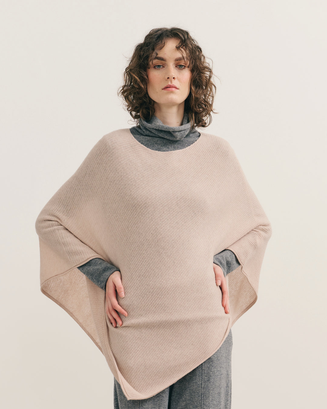 UTOPIA UTILITY PONCHO - DUSKY ROSE