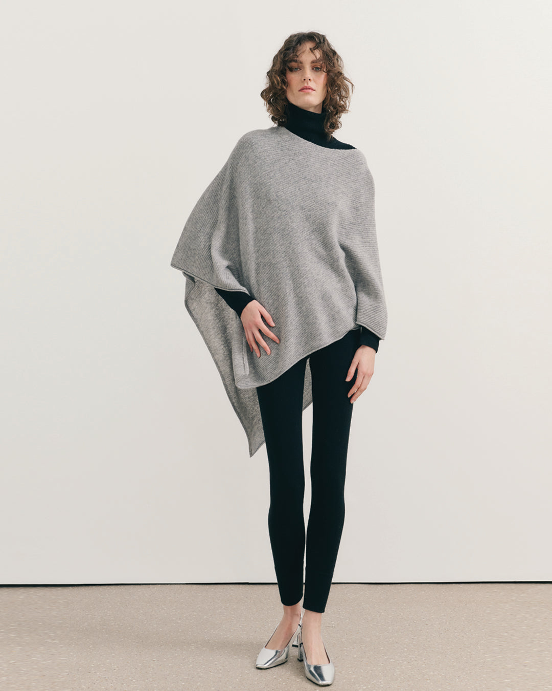 UTOPIA UTILITY PONCHO - STEEL GREY