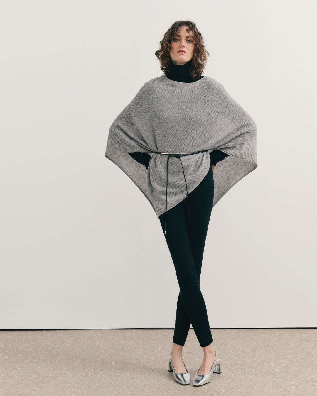 UTOPIA UTILITY PONCHO - STEEL GREY