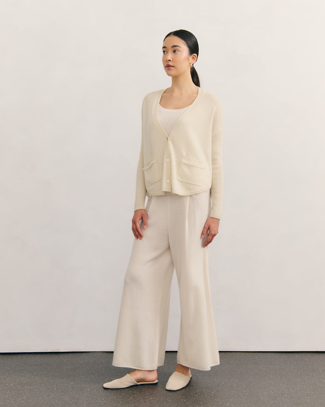 CASHMERE CRESCENT CARDIGAN - CREAM RAW