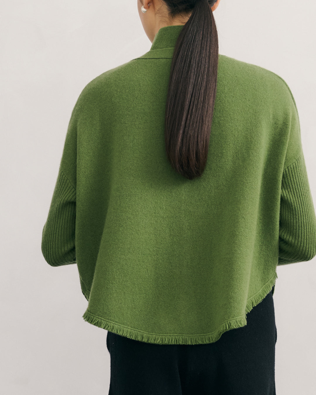 CASHMERE CRESCENT CARDIGAN - KAFFIR GREEN