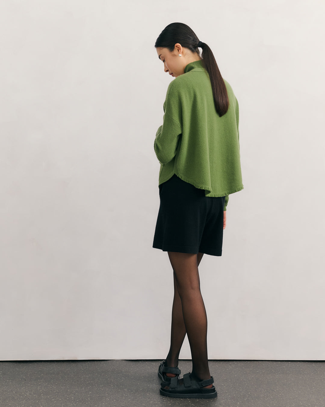 CASHMERE CRESCENT CARDIGAN - KAFFIR GREEN