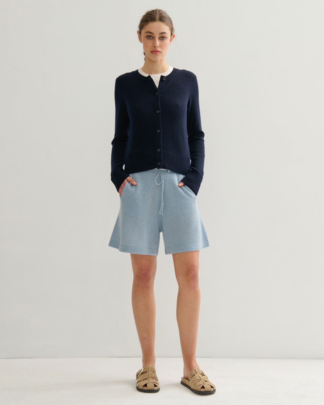 CASHMERE YEAR ROUND CREW NECK CARDIGAN - NAVY