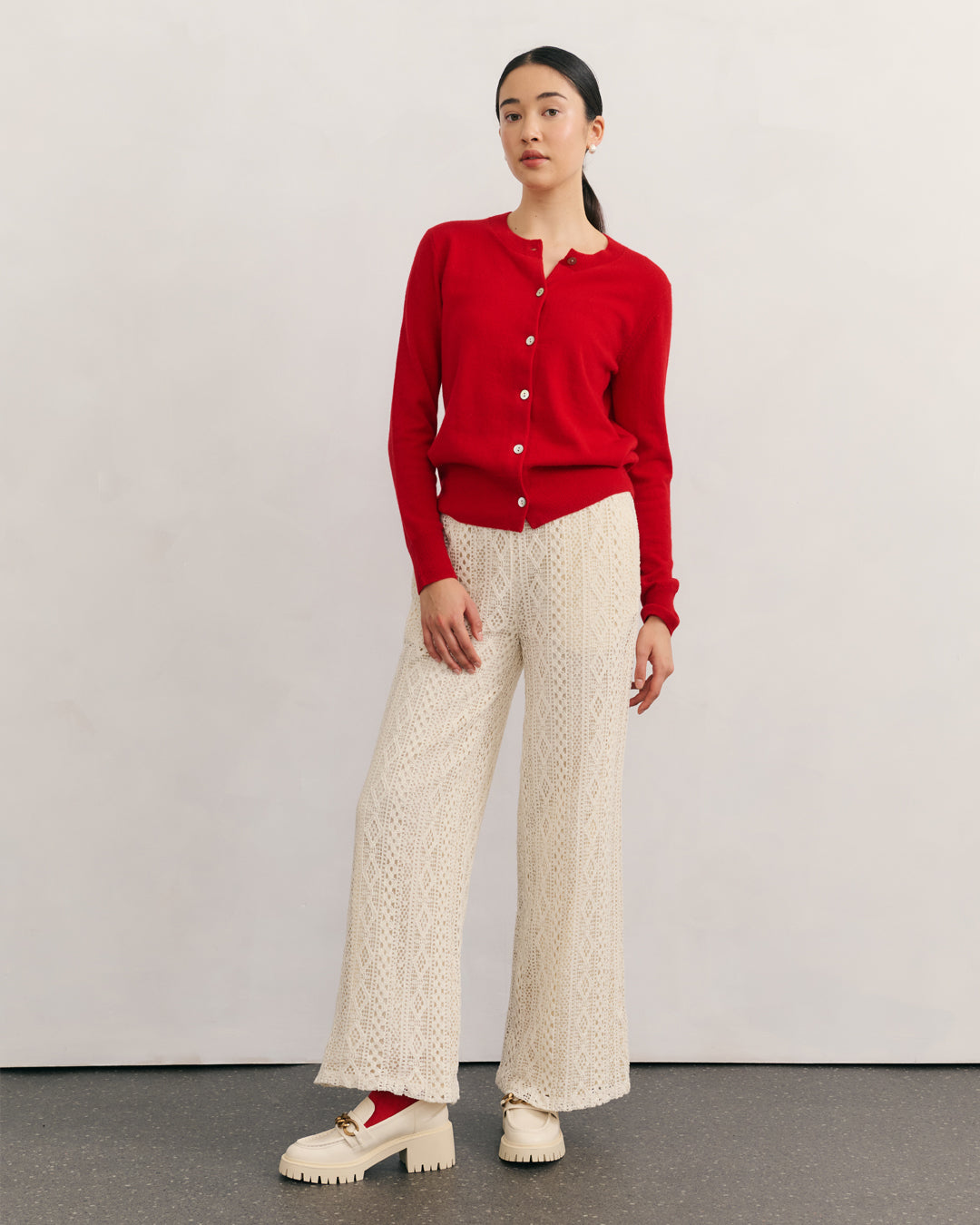 CASHMERE CREW NECK CARDIGAN - SCARLET RED