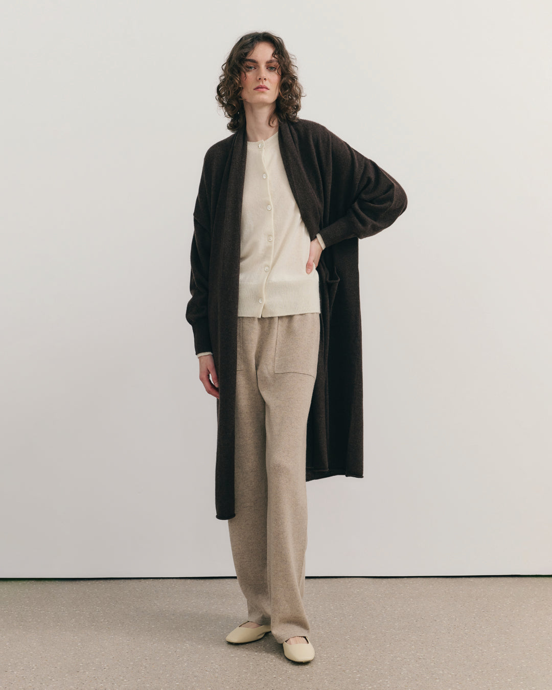 CASHMERE CREW NECK CARDIGAN - CREAM RAW