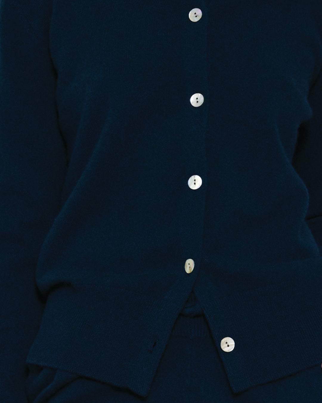 CASHMERE CREW NECK CARDIGAN - NAVY