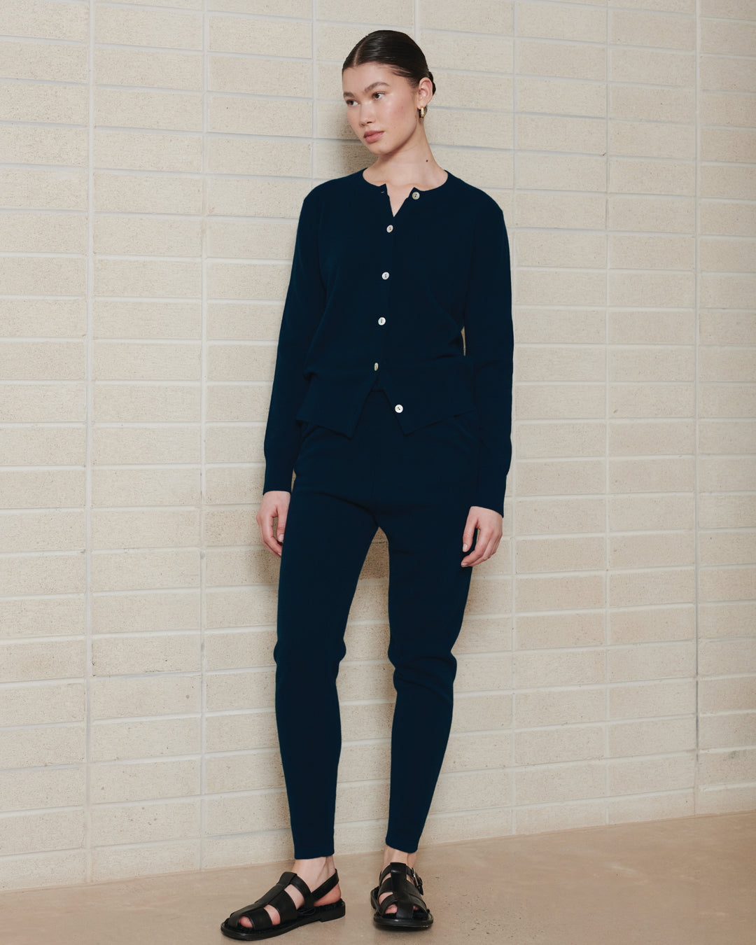 CASHMERE CREW NECK CARDIGAN - NAVY