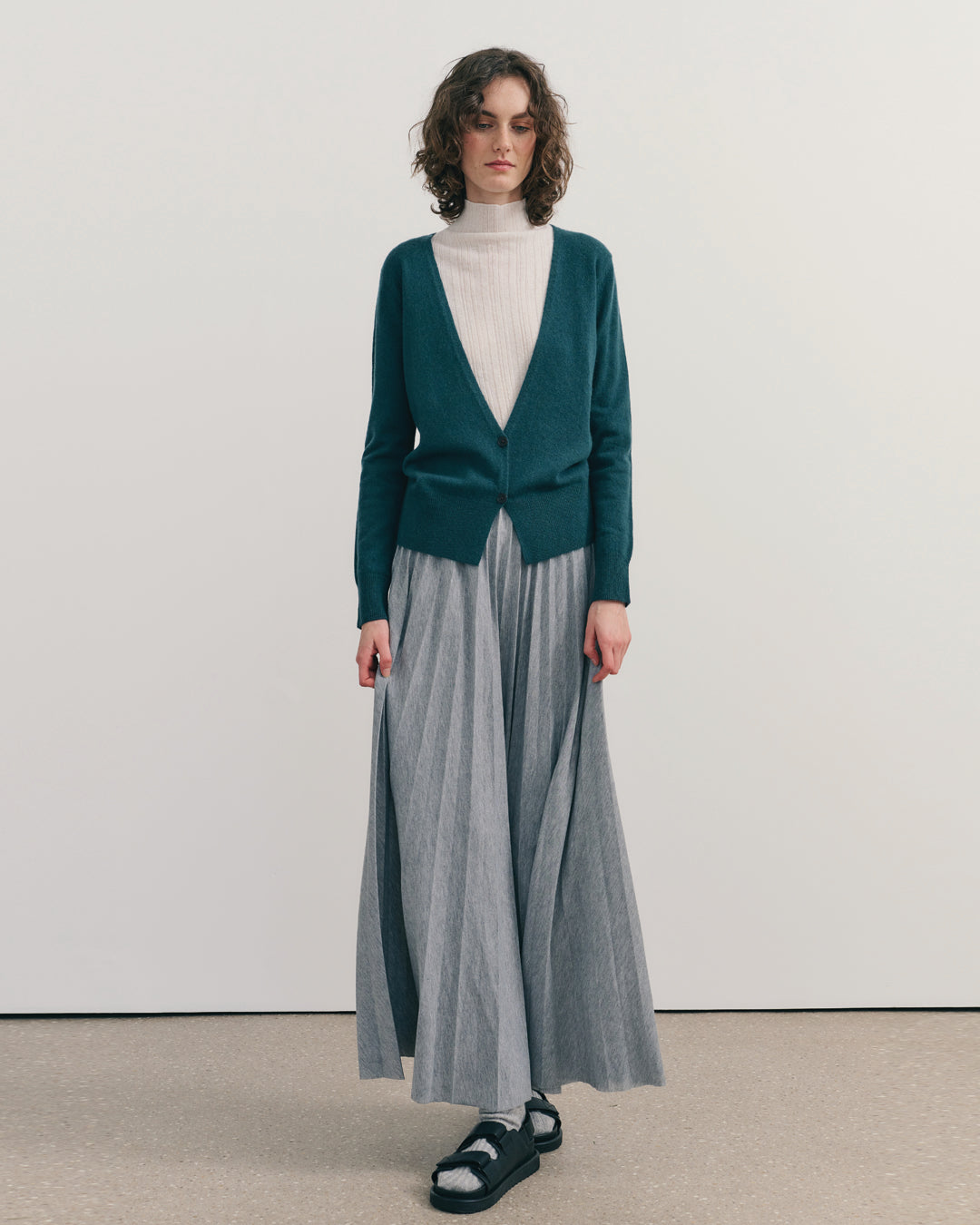 CASHMERE DEEP V CARDIGAN - OPAL BLUE