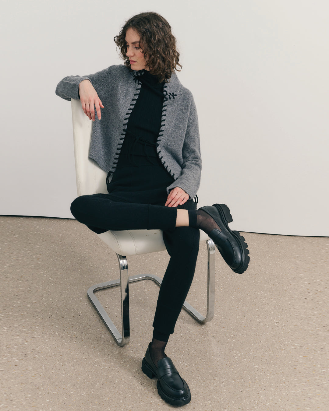 CASHMERE CONTRAST STITCH RIDER JACKET - MID GREY