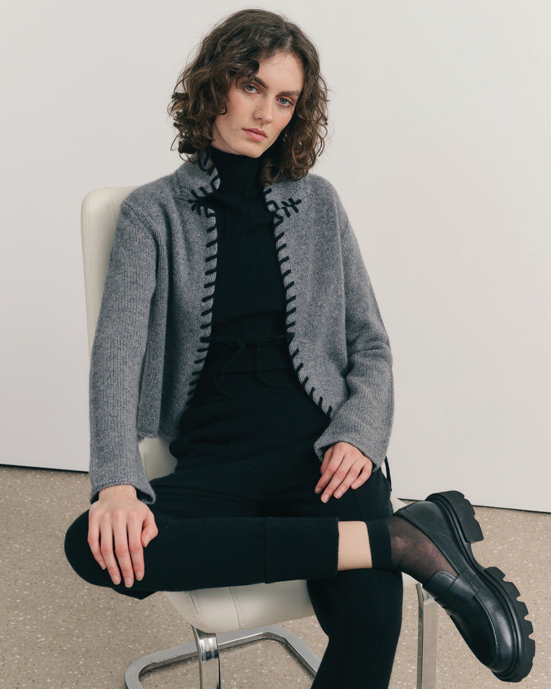 CASHMERE CONTRAST STITCH RIDER JACKET - MID GREY