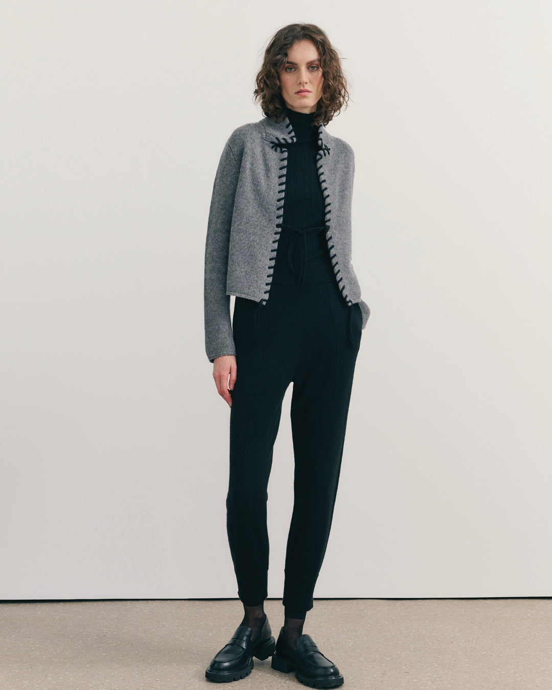 CASHMERE CONTRAST STITCH RIDER JACKET - MID GREY