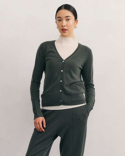 CASHMERE REVERSE STITCH VOYAGER CARDIGAN - TEA LEAF