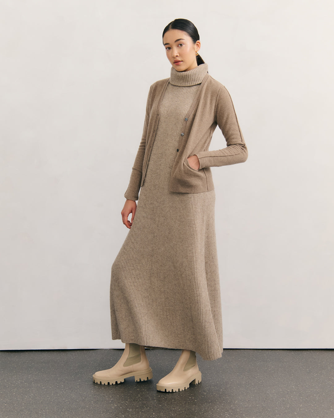 CASHMERE REVERSE STITCH VOYAGER CARDIGAN - SHIITAKE RAW