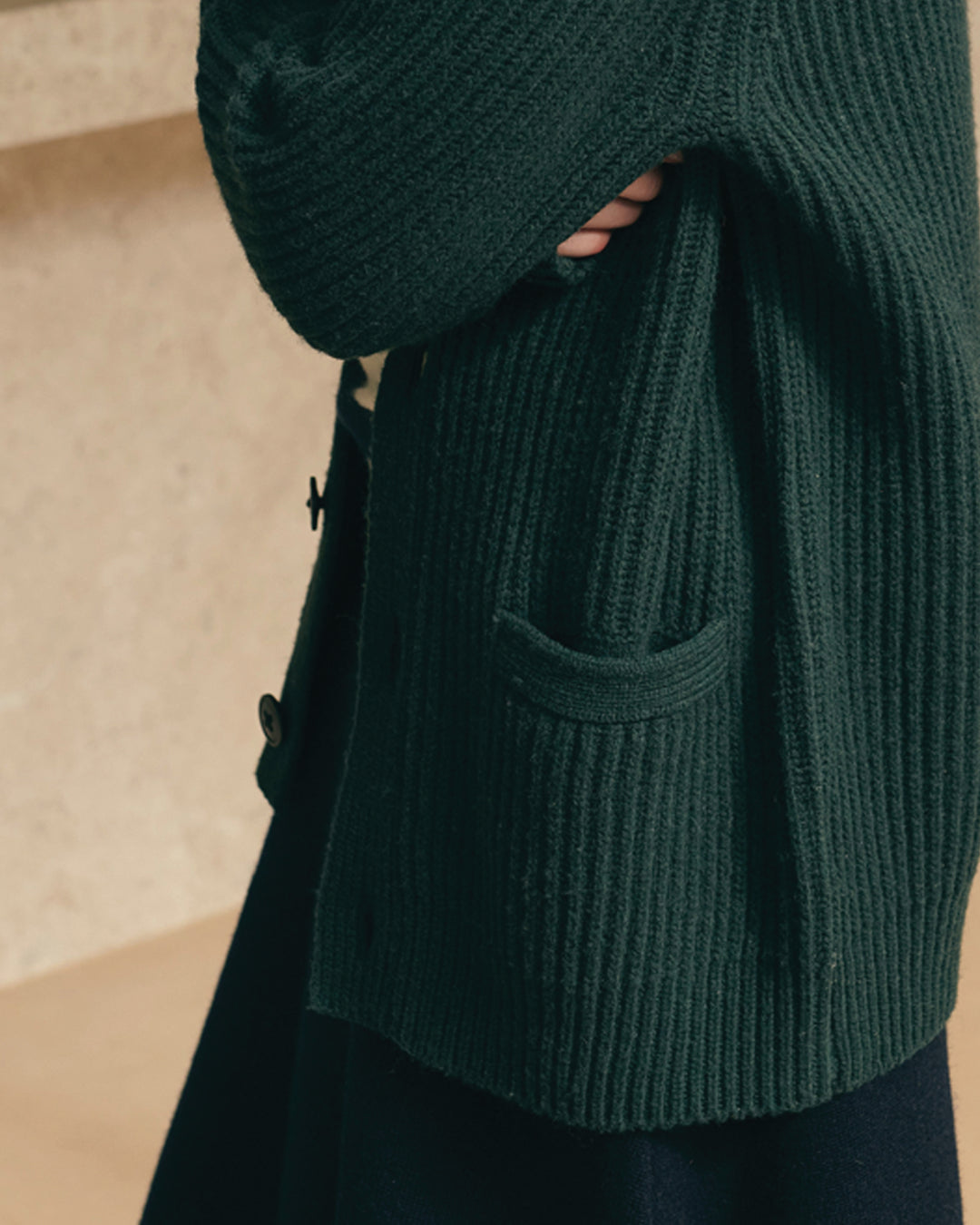 NOMADIC RIBBED BOYFRIEND CARDIGAN - DEEP FOREST GREEN
