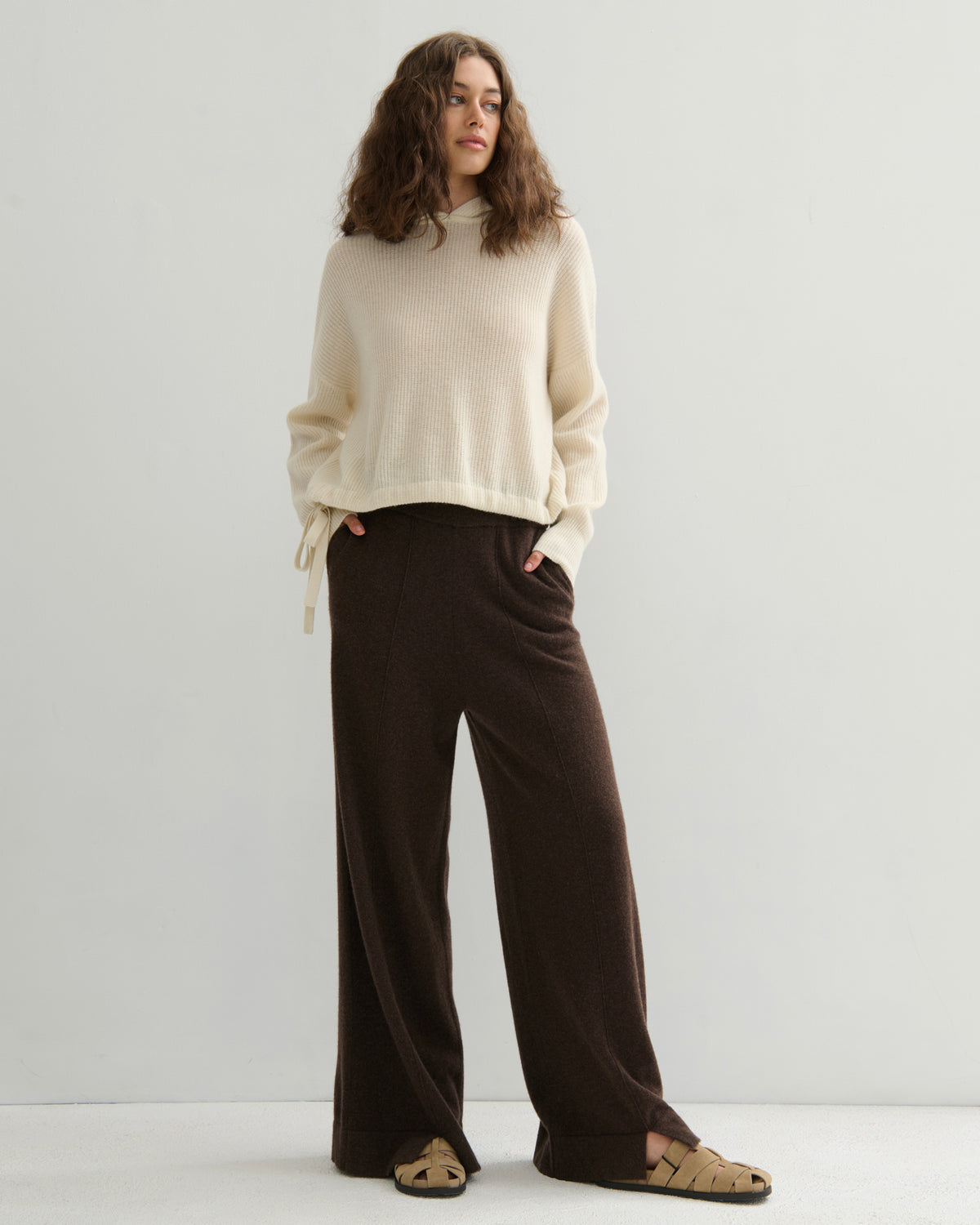 RIBKNIT CROPPED CASHMERE HOODIE - CREAM RAW
